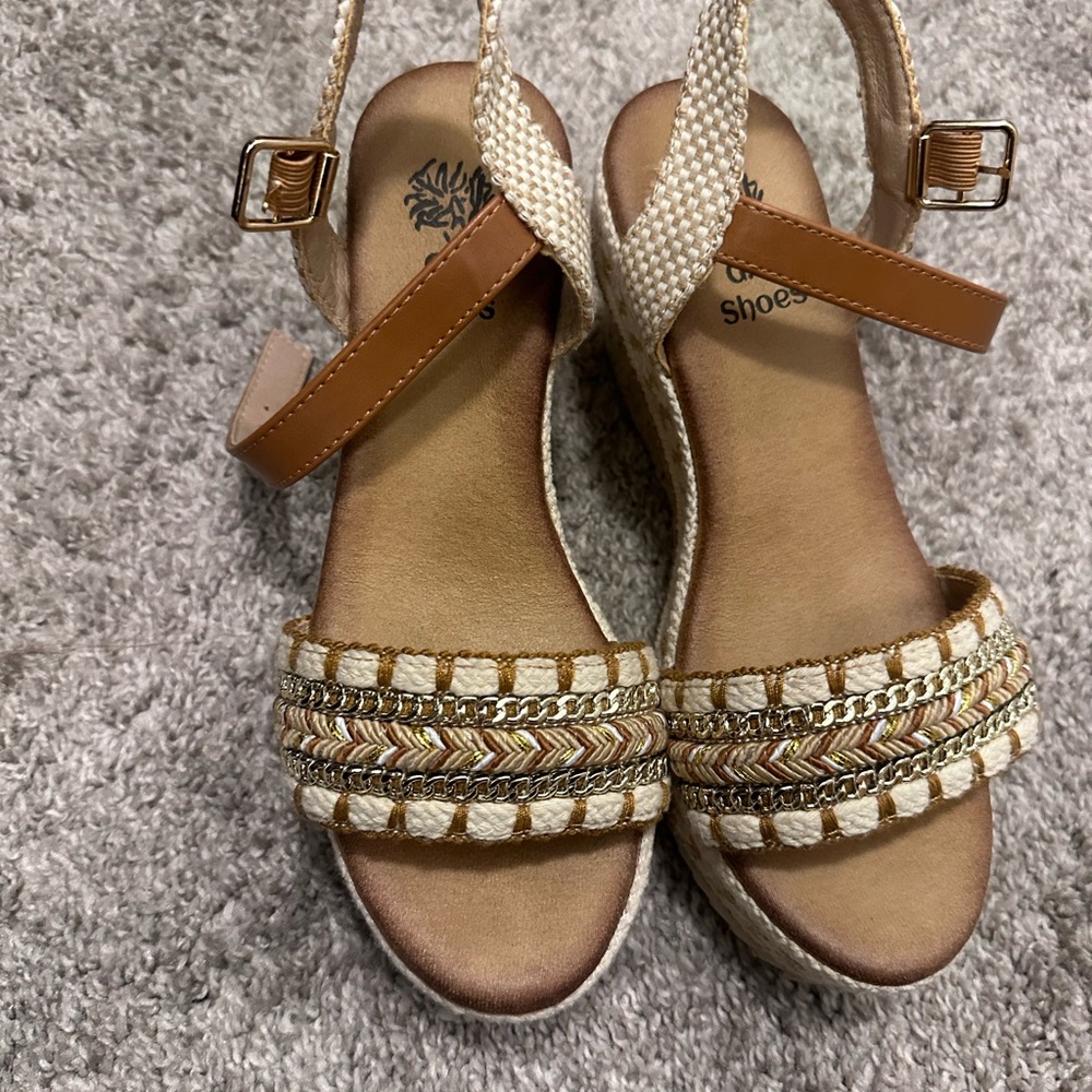 Women’s sandals excellent condition only worn once